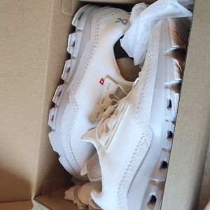 Cloudaway On White Sneakers - New In Box